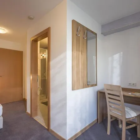 Fruehstueckspension Sport Mayr B&B 3*